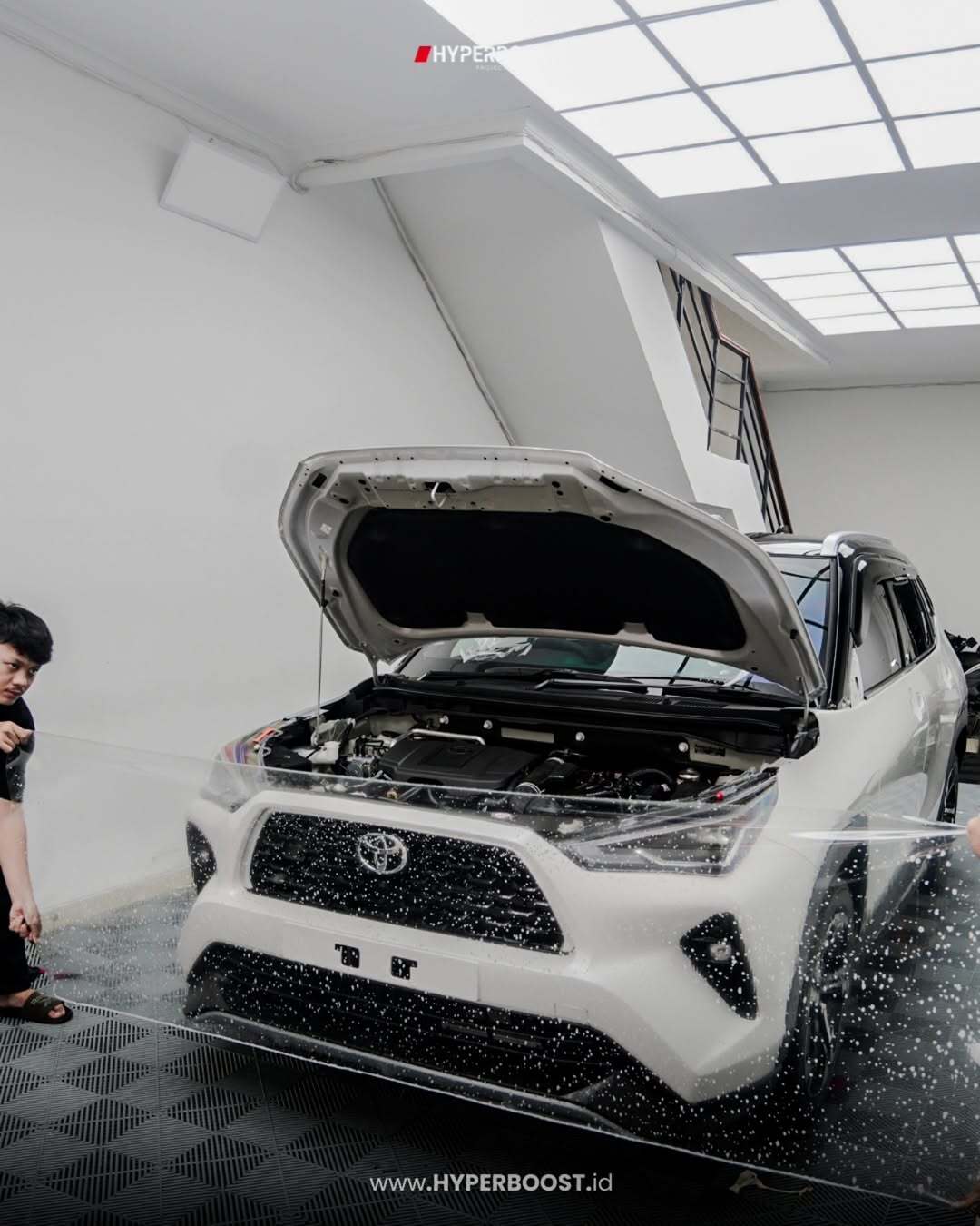 TOYOTA YARIS CROSS ON STAGE!!!Naik panggung karna udah terpoteksi PPF! Glossy full karna terpas (2)